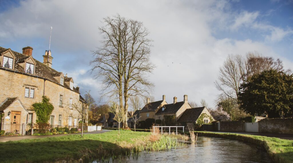 Stone cottages beside the water in Lower Slaughter